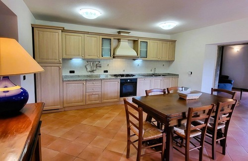 Fosciandora Villa | Vallecchia Sotto, 5 bed villa, private pool, great views, WIFI
