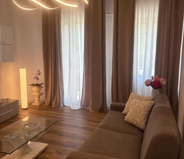 Roe Volciano Apartment | Valley House