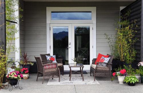 Lake Cowichan Apartment | Valley View