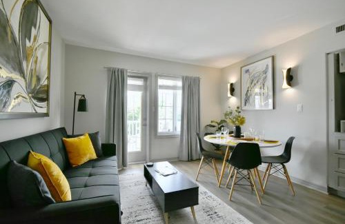Oro-Medonte Apartment | Valley Vista Retreat - Luxe Studio - Top Floor Serenity - Romantic Getaway - Heated Pool Haven