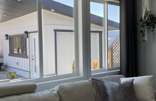 Central Okanagan House | Valleyview 2 Bedroom with Hot Tub and Games Room