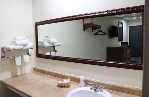 San Ysidro Hotel | Valli Hi Motel