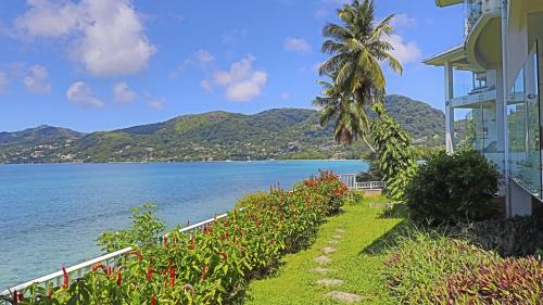 Bel Ombre Apartment | VallonEnd Beachfront villa with excellent view