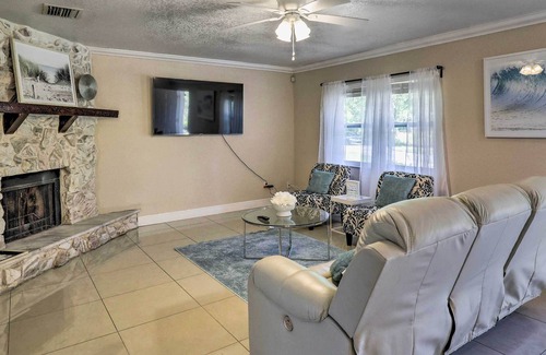 Valrico House | Valrico Home w/ Pool ~ 16 Mi to Downtown Tampa!