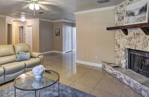 Valrico House | Valrico Home w/ Pool ~ 16 Mi to Downtown Tampa!