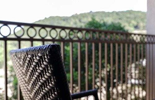 Boerne House | Value Stay! Short Walk to San Antonio Rose Palace! Free Parking & Pet-friendly