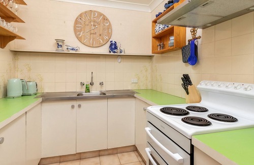 Blueys Beach Apartment | Van Gogh - Location Location Location