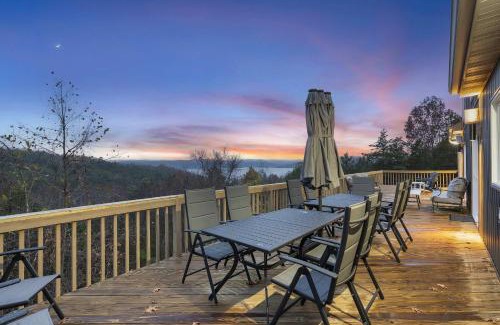 Branson West House | Van Kirk Cove - 6 BDR Stunner