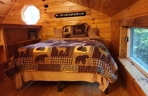Camden House | Vana Kuti-cabin in the woods