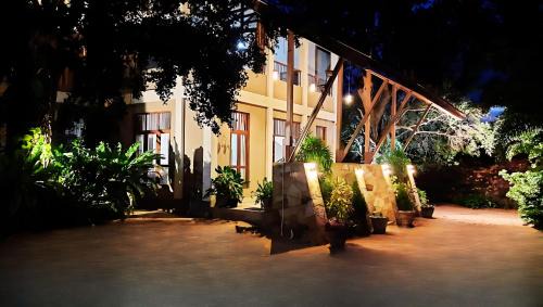Yodakandiya Hotel | Vanaro Resort