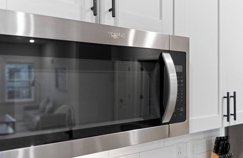 Newberry Apartment | Vanguard 2BD 21 - Two Bedroom Apartment, Sleeps 4