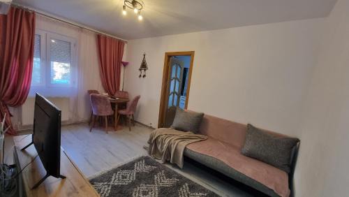 Hunedoara Apartment | vApartament central