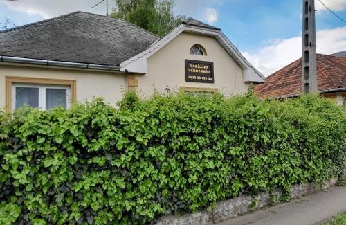 Demjen House | Varázsfa Vendégház