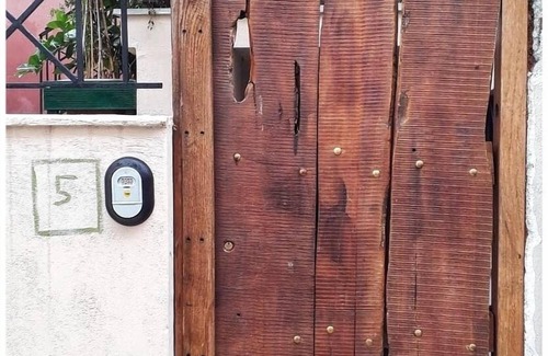 Trikala House | Varousi traditional house in old town of Trikala