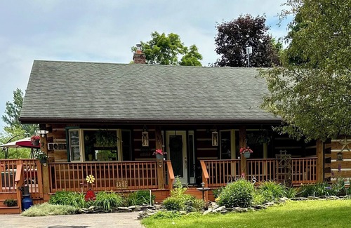 Stone Mills Cabin | Varty Lake Lodge, Yarker ON.nEscape The Mundane, Relax & EnjoynSummer &.Winter