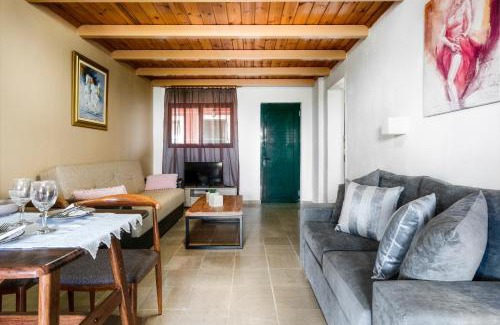 Ano Vasilikos Apartment | Vasilikos Garden Suites