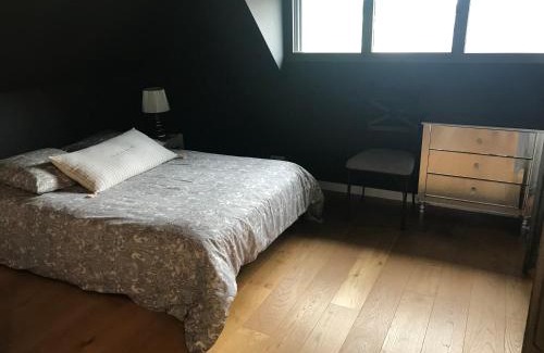 Brequigny Bed & Breakfast | Vaste Chambre Privée proche du Centre de Rennes