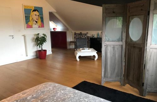 Brequigny Bed & Breakfast | Vaste Chambre Privée proche du Centre de Rennes