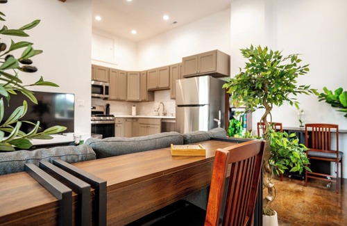 Sheridan Apartment | Vaulted Den | Chic Central 1BR + Fireplace