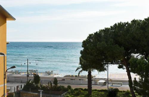 Ospedaletti Apartment | Vayadù Etoile House