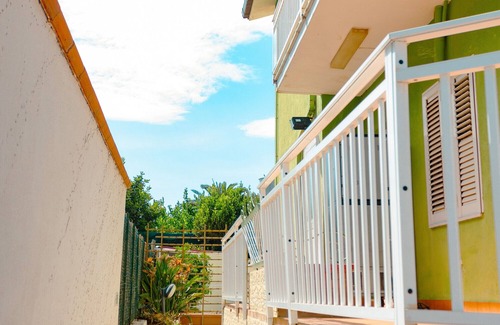 San Leone Apartment | Vbeb Macrame Rooms Agrigento 'Double Room with External Bathroom' with Balcony, Wi-Fi and Air Conditioning