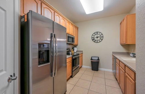 Florida Central Atlantic Coast Apartment | VC8-410 Vista Cay 3BR Condo Across from Pool