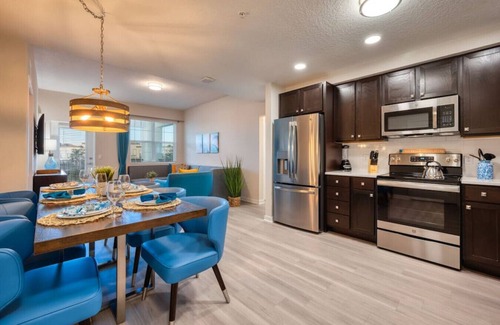 Florida Central Atlantic Coast Condo | VCR1-304 Reserve Deluxe Condo - Modern Decor