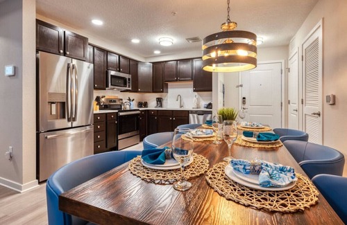 Florida Central Atlantic Coast Condo | VCR1-304 Reserve Deluxe Condo - Modern Decor