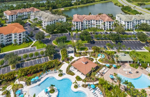 Florida Central Atlantic Coast Condo | VCR2-409 Deluxe Apartment - Convention Center