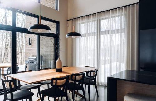 Val-des-Lacs Ski Chalet | VDL Rock Haus