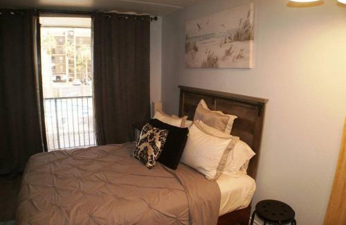 South Padre Island Apartment | VDM 408 Studio next to beach access Pool