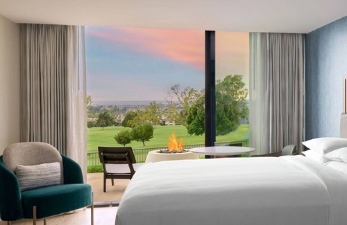 Newport Center Hotel | VEA Newport Beach, A Marriott Resort & Spa