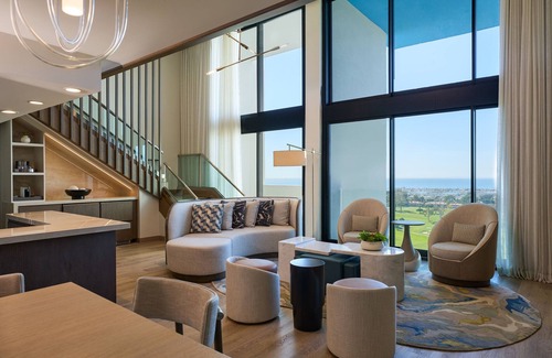 Newport Center Hotel | VEA Newport Beach, A Marriott Resort & Spa
