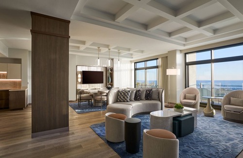 Newport Center Hotel | VEA Newport Beach, A Marriott Resort & Spa