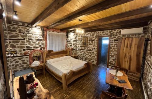 Tushemisht House | Vechia Villa Mitllari