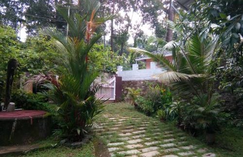 Quilon Ski Chalet | Veedu Homestays