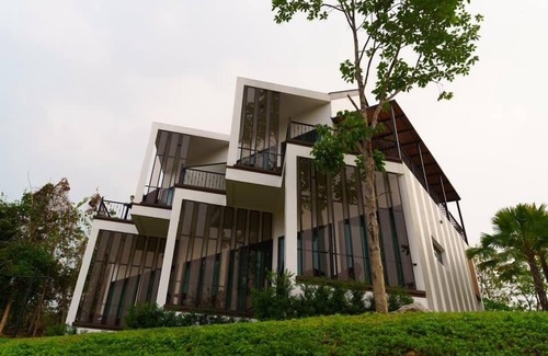 Sai Yok Hotel | VeeVaree Riverkwai Resort