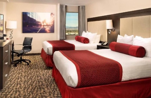 Gateway District House | Vegas Adventure! 2 Spacious Units, Pool, Game Room, Near Lake of Dreams