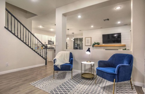 Henderson House | ☀♛Vegas Oasis ~ 5★ Location ~ Family/Biz❤️