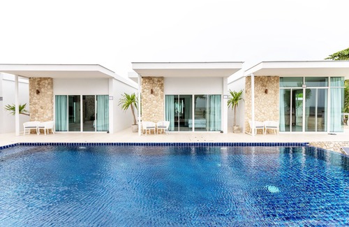 Puk Tian Villa | Vela villa Luxury beachfront Cha am, Thailand