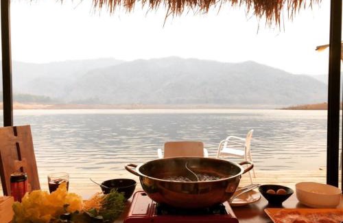 Mae Taeng Villa | Velaloy Floating Resort