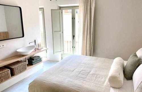 Old Town Apartment | Velo Vern 3- Luxury penthouse w views of city wall