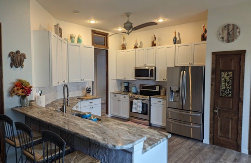 Woodmere Lakes House | Venetian Dreams Tranquility