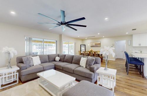 Clearwater House | Venetian Gardens Villa