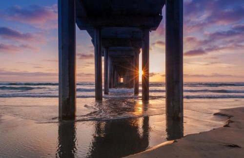 University City Apartment | Venetian Vacation La Jolla one bedroom condo luxury furnished central near beach and UTC mall