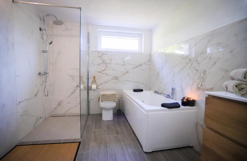 Cessenaz Apartment | Venez Chez Vous - Aux Premières Loges Appartement Pieds dans l'eau