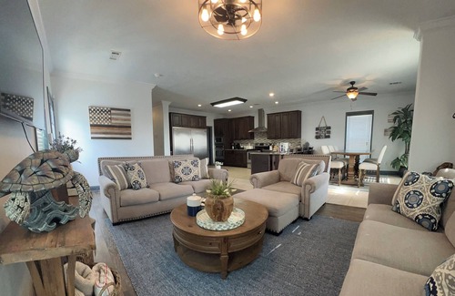 Venice House | Venice Marina Prime Location! 4 Bedroom 2.5 Bath