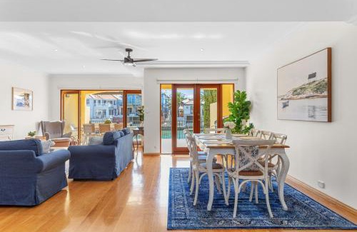 Wannanup House | Venice On The Beach Family Waterfront Escape