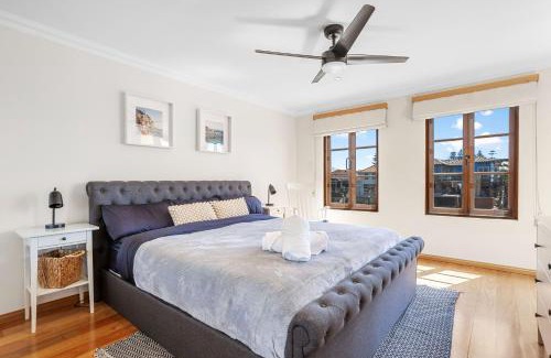 Wannanup House | Venice On The Beach Family Waterfront Escape