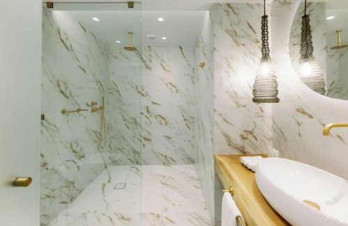 Agios Prokopios House | Venus Suite with Hot Tub